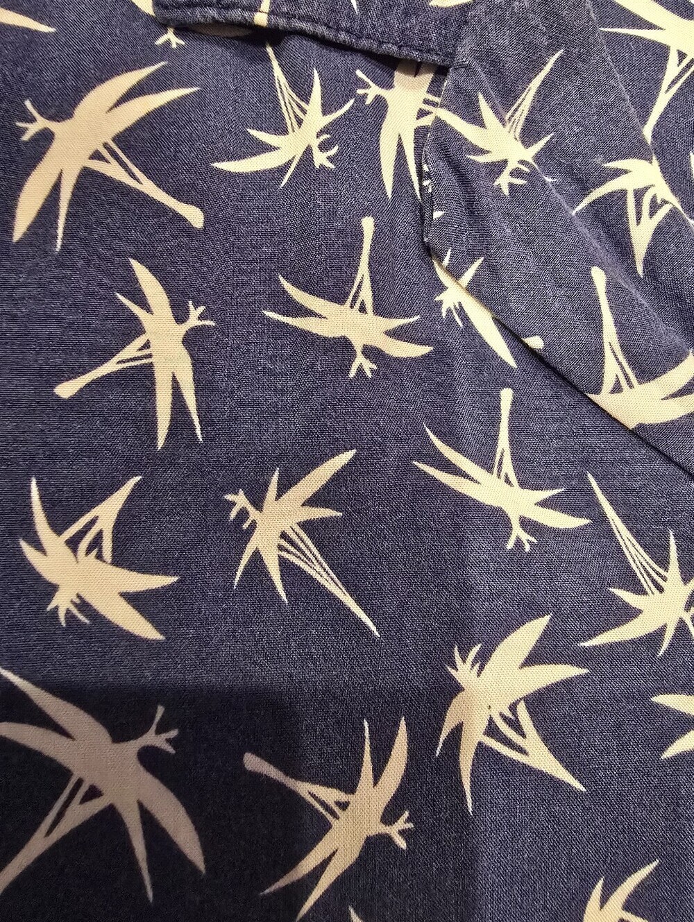 Paradise Found Magnum PI Tom Selleck Blue And White XXL Hawaii Rayon - Picture 5 of 7